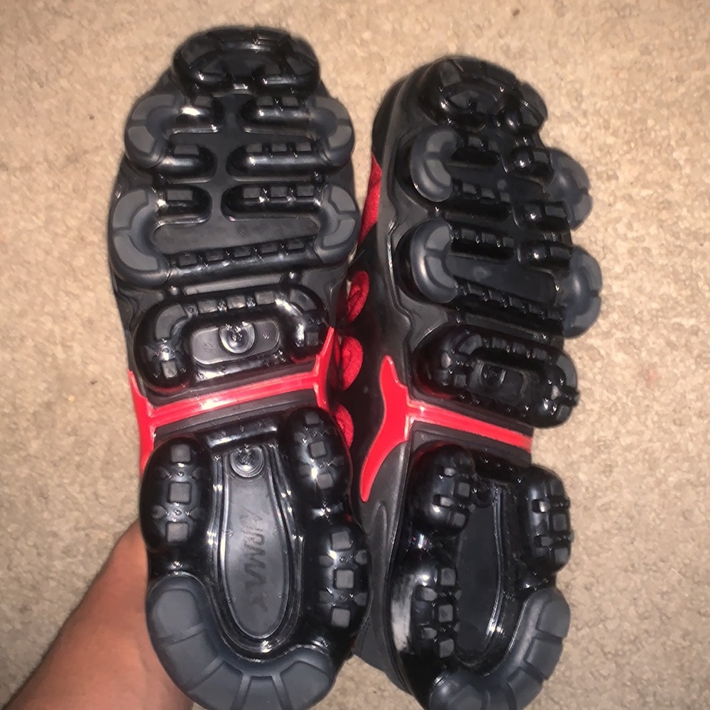 Nike Vapormax Plus - image 4